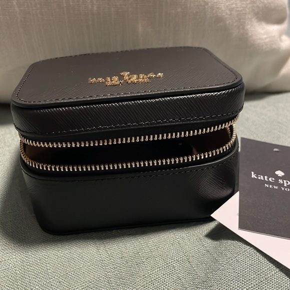 Kate Spade Travel Jewelry Case (NWT) - Picture 5 of 10